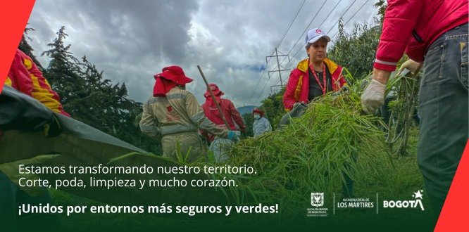 Imagen con personal de gestores de la lacaldia en limpieza de la carrilera
