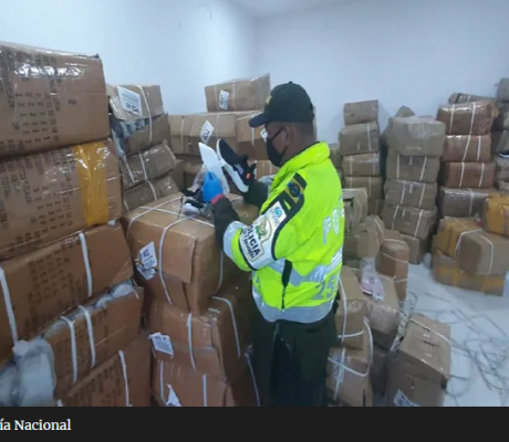 Decomisan 20 mil pares de zapatos de contrabando en Bogotá