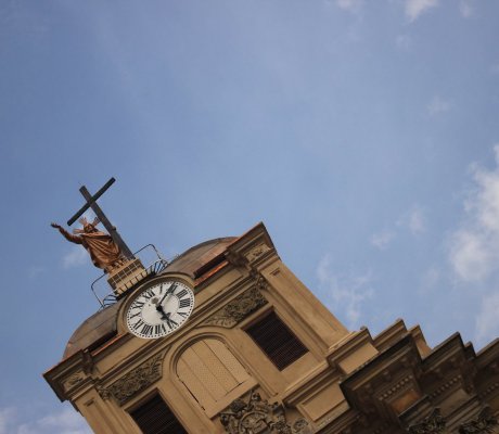 Salida del autómata, Sagrado Corazón de Jesús, reloj de torre, Iglesia del Voto Nacional.